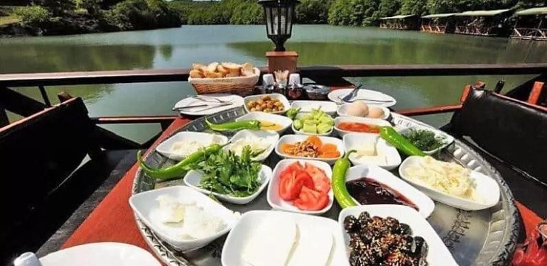 Ayvalık’ta Kahvaltı Mekanları 10 Tavsiye!