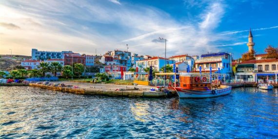 Bozcaada: Güneşin, Rüzgarın ve Üzüm Bağlarının Büyüsü