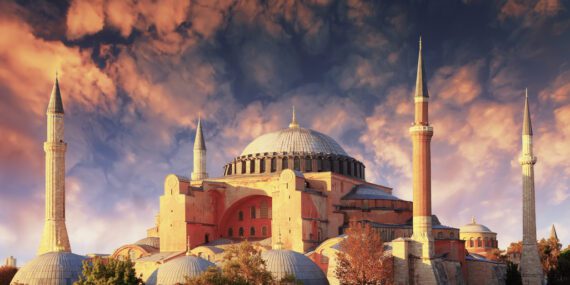 Ayasofya Tarihçesi ve Ayasofya’nın Gezi Rehberi